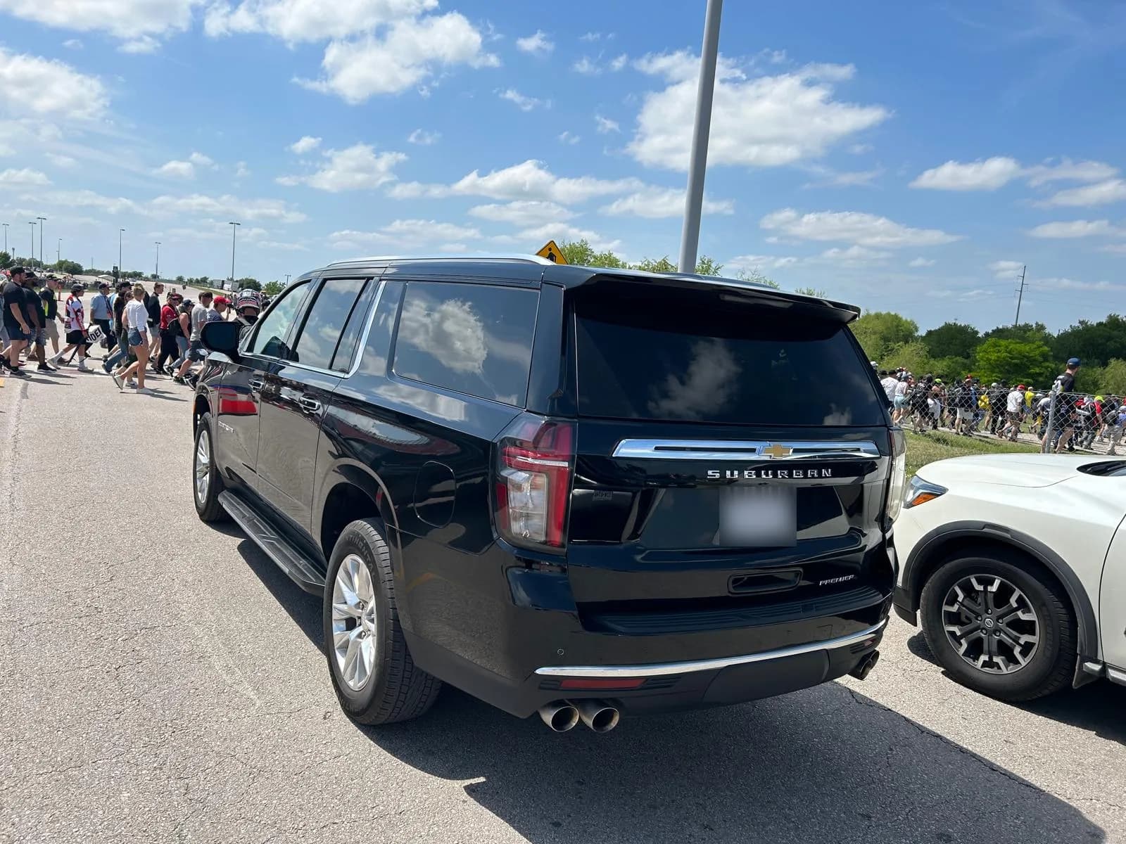 Luxury SUV, photo 3 of 7