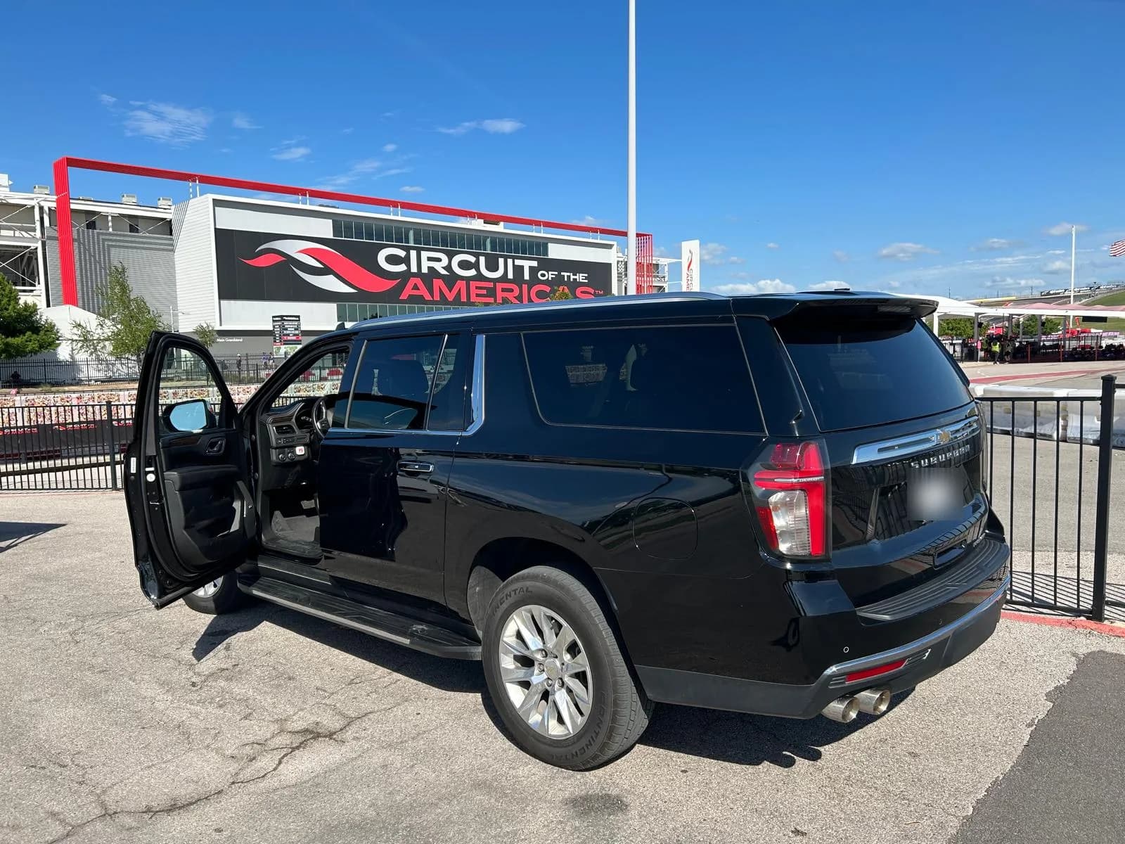 Luxury SUV, photo 4 of 7