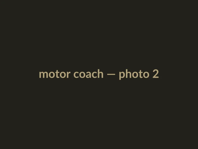 Motor coach, photo 2 of 3