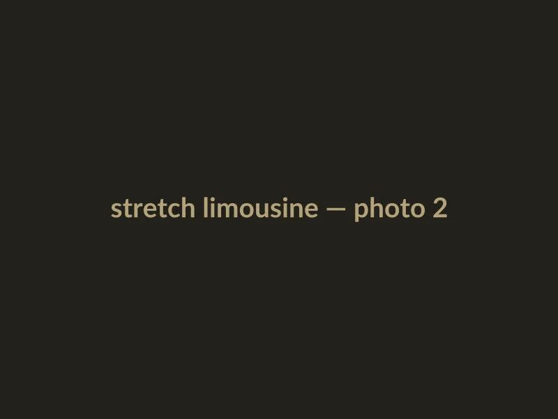 Stretch limousine, photo 2 of 3